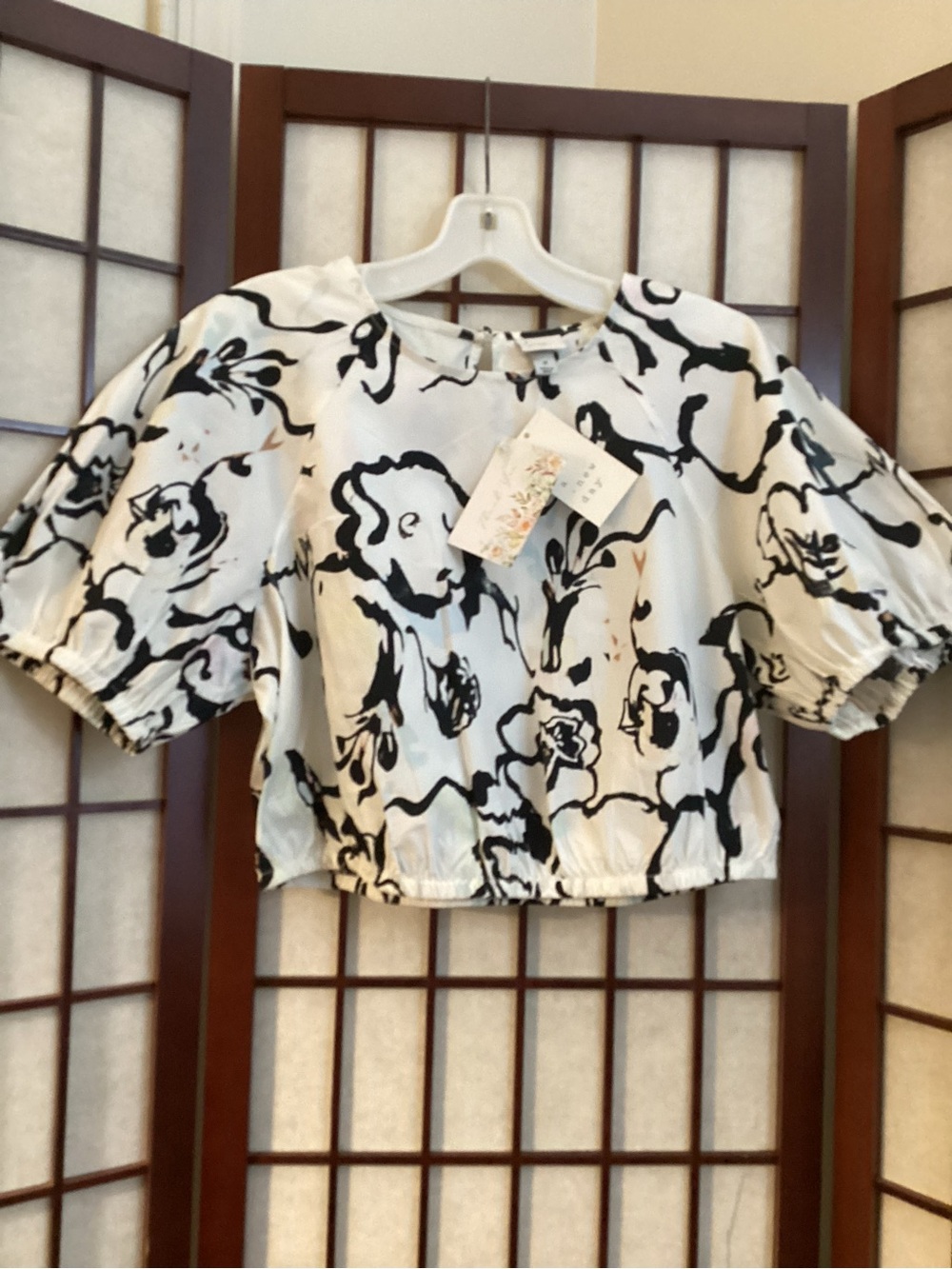 A New Day Black/White Fun Print Puff Sleeve Cropped Top